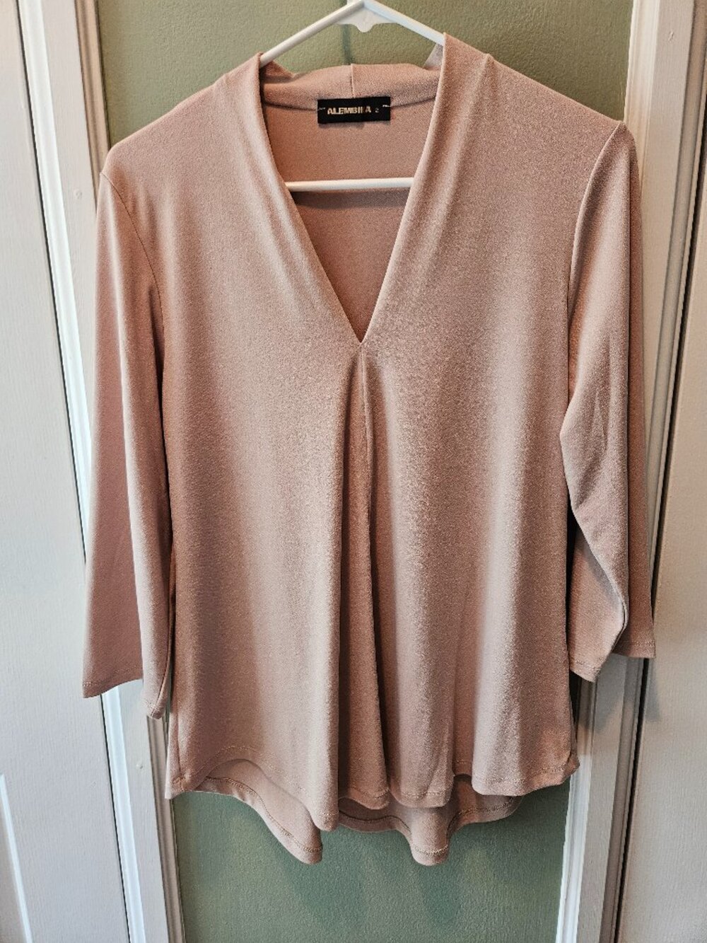 Alembika Essential V-Neck Top Shirt Champagne (Beige Tan) Size "2" = 8 to 10